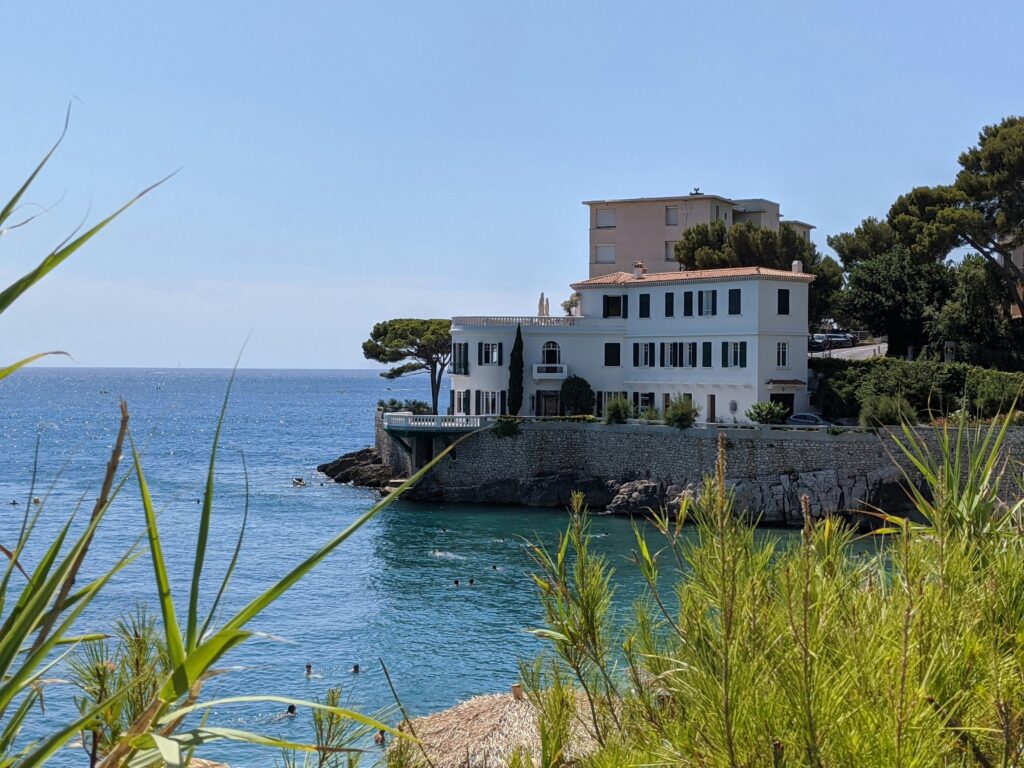 villa en bord de mer, photo de denis dimitrov
